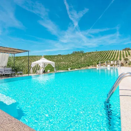Charming In With Swimming Pool *
