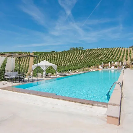 Apartamento Charming In With Swimming Pool